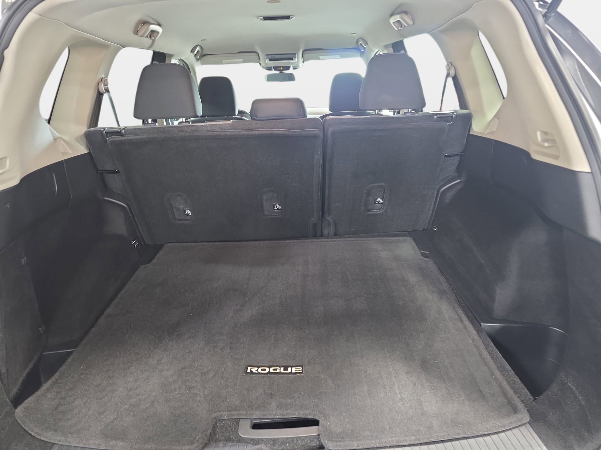 Used 2023 Nissan Rogue SV FWD image 12