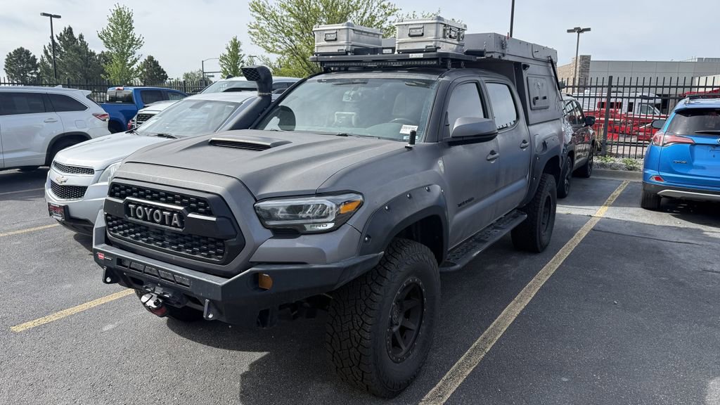 Used 2016 Toyota Tacoma TRD Off-Road w/ Premium & Technology Package AWD/4WD image 2