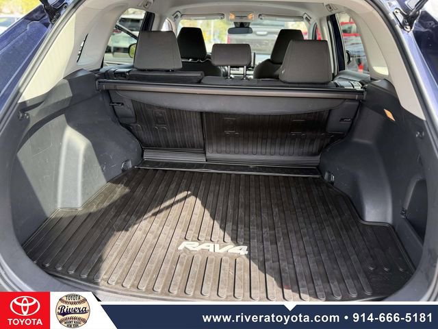 Used 2021 Toyota RAV4 XLE image 19