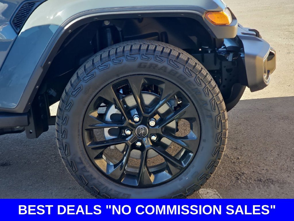 Used 2025 Jeep Gladiator Sport AWD/4WD image 38