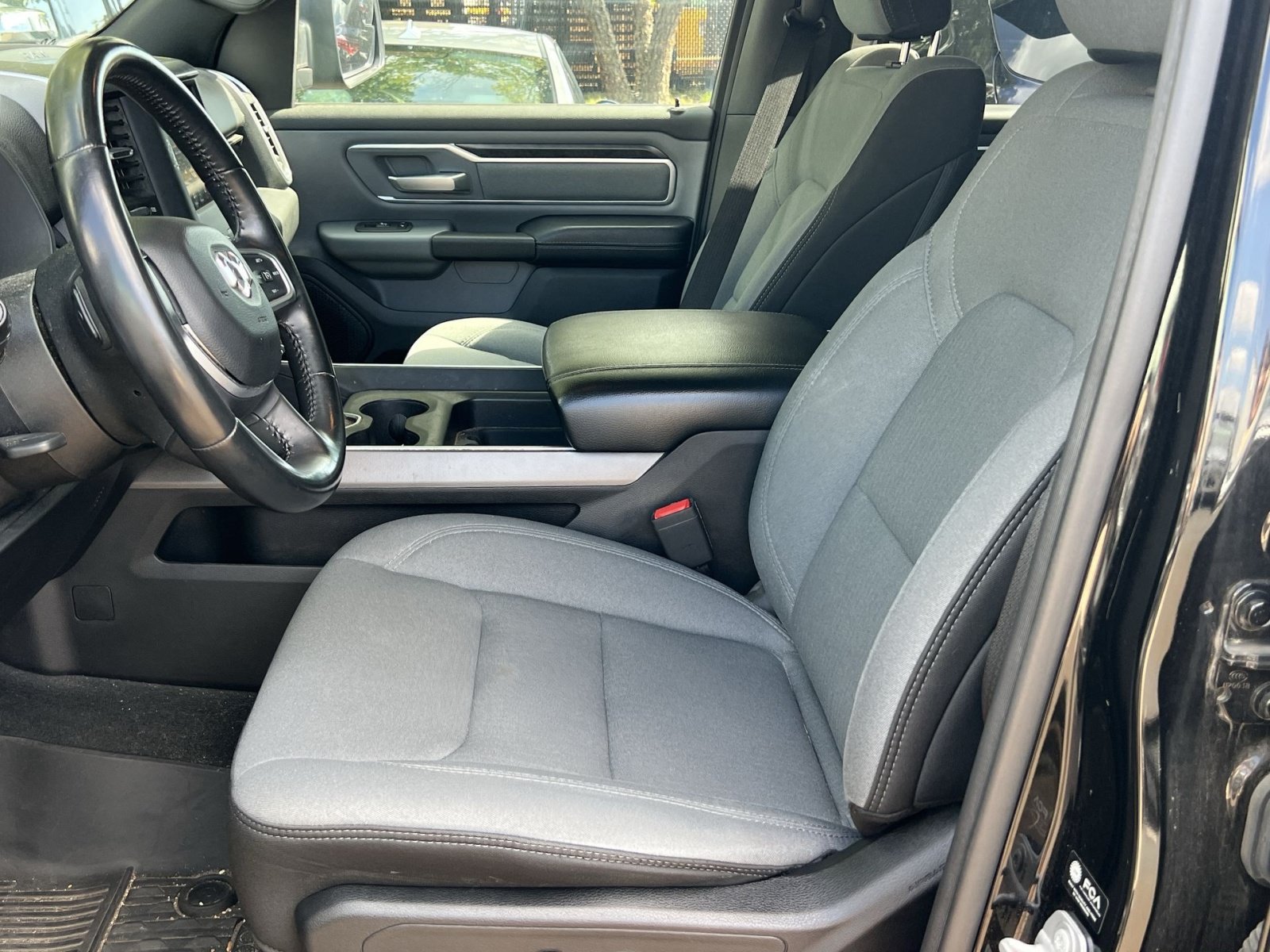 Used 2021 RAM 1500 4x4 Crew Cab image 11