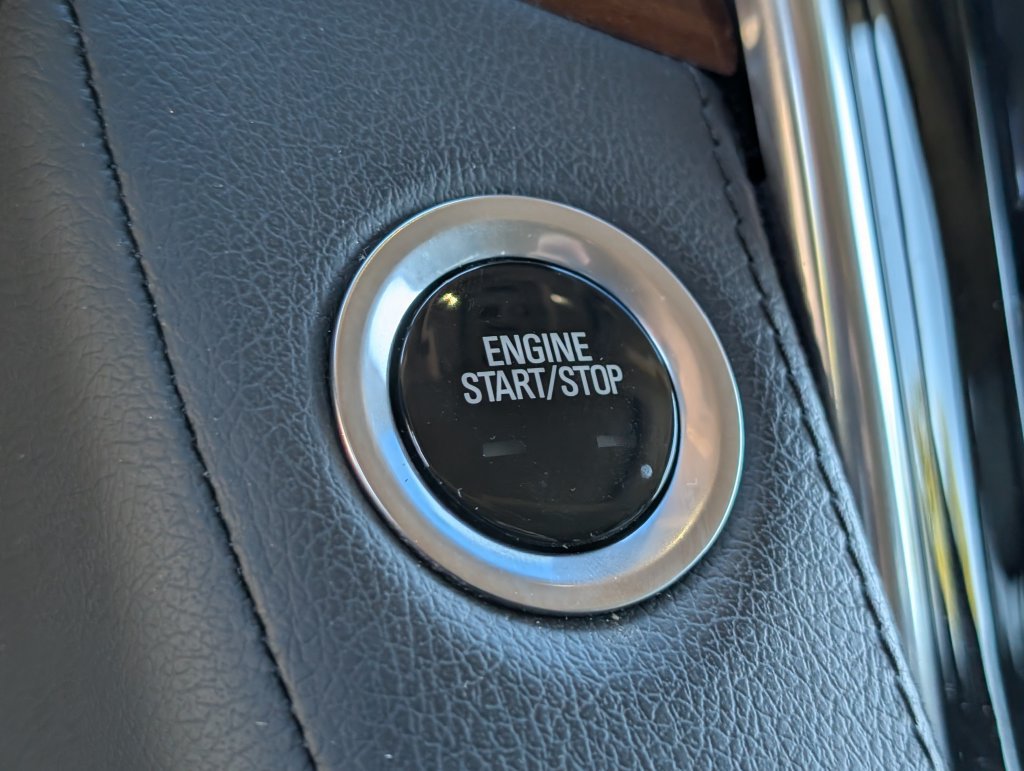 Used 2019 Cadillac Escalade Luxury AWD/4WD image 31