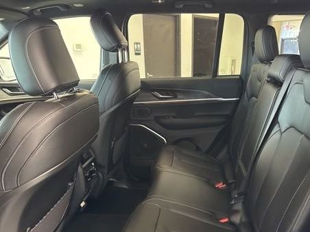 New 2026 Jeep Grand Cherokee Limited w/ Limited Altitude Package AWD/4WD image 19