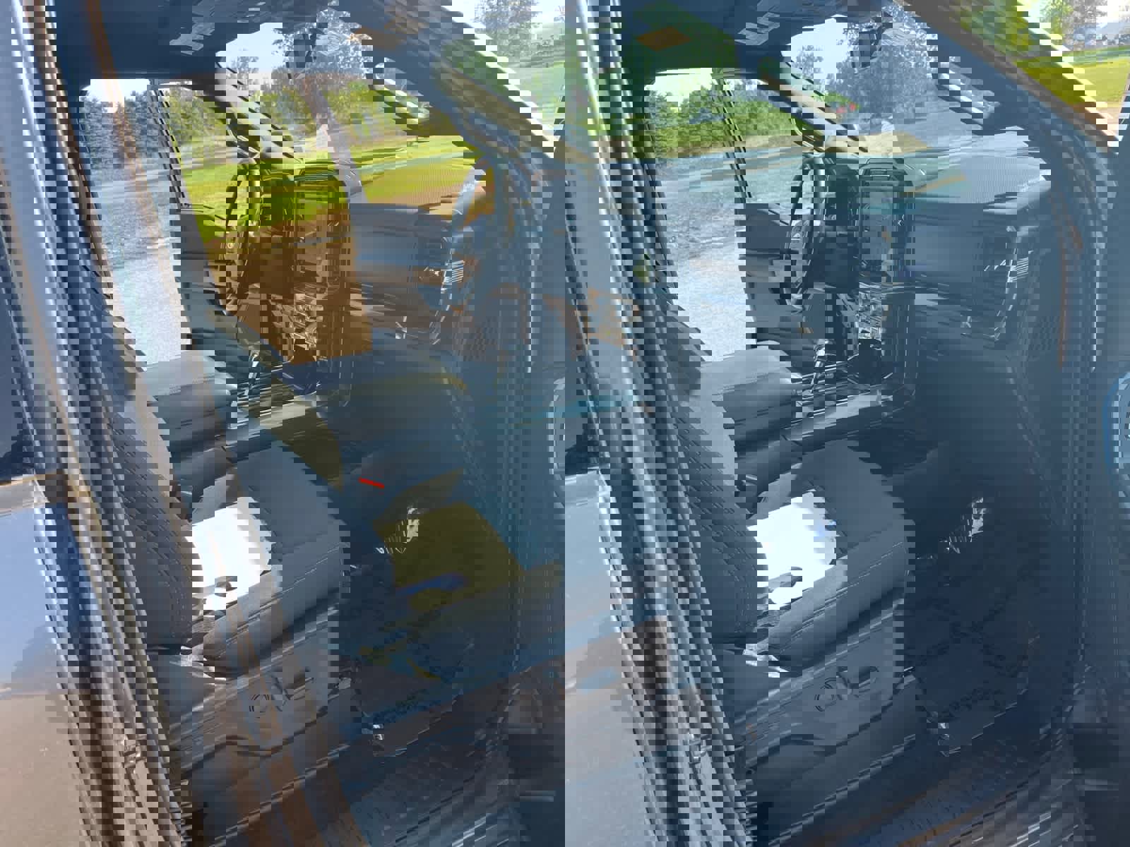 Certified 2022 Ford F150 XLT w/ Equipment Group 302A High image 16