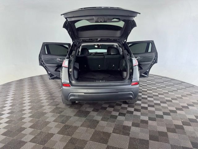 Used 2021 Jeep Cherokee Latitude Plus w/ Sun & Sound Group AWD/4WD image 18