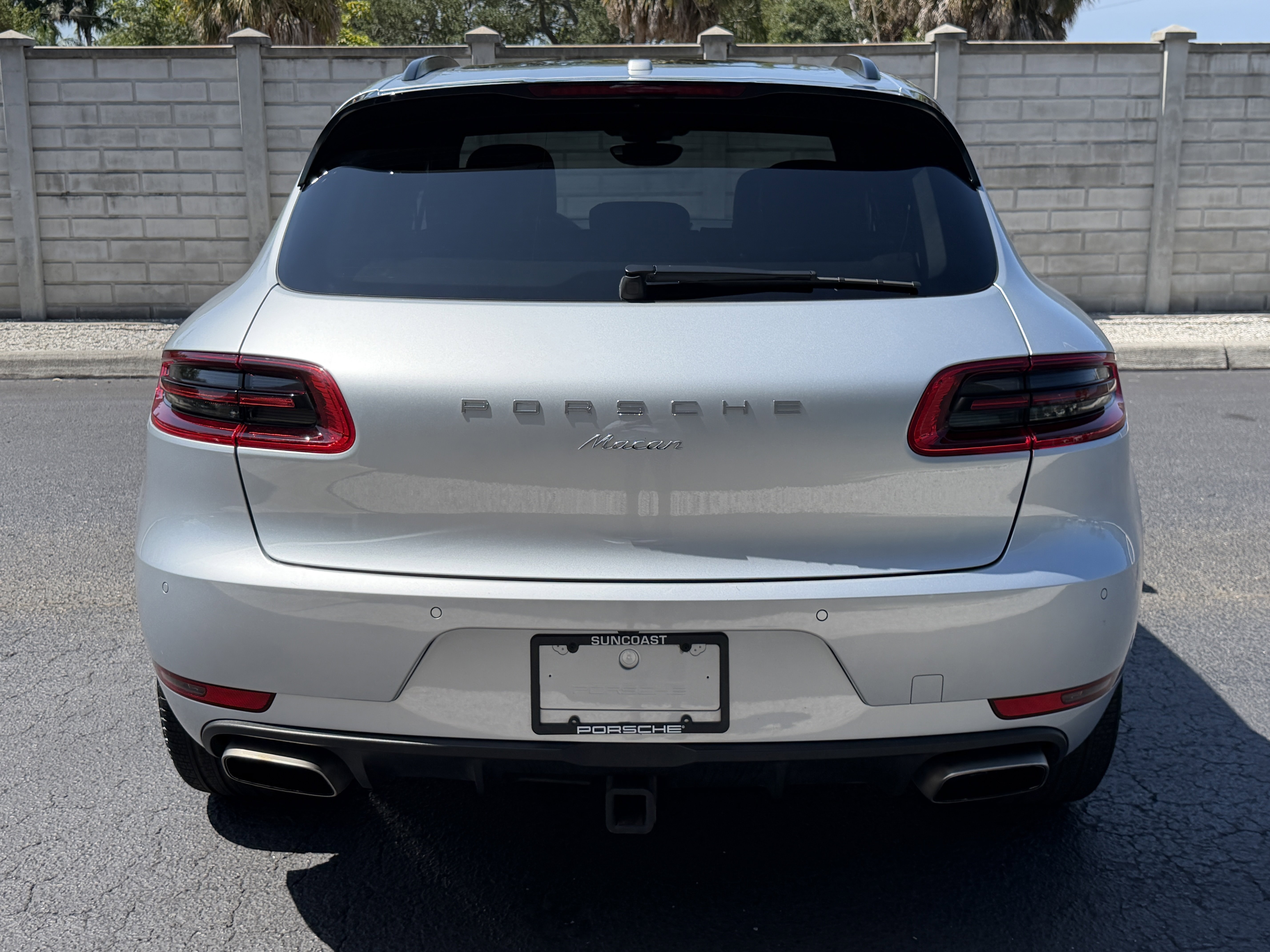 Certified 2018 Porsche Macan AWD/4WD image 11