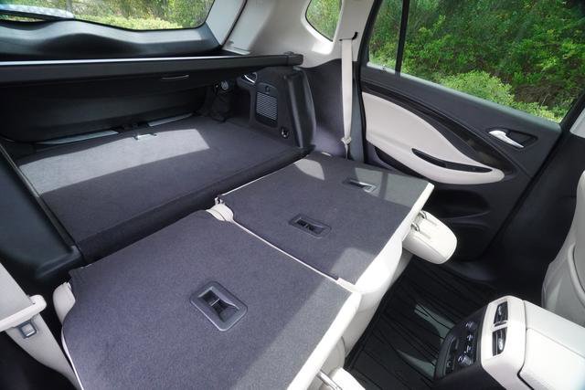 Used 2020 Buick Envision Essence w/ Experience Buick Package image 28