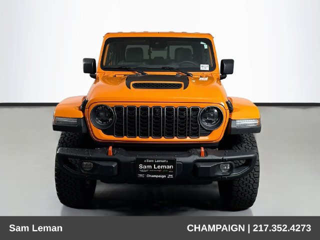 Used 2025 Jeep Gladiator Mojave AWD/4WD image 2