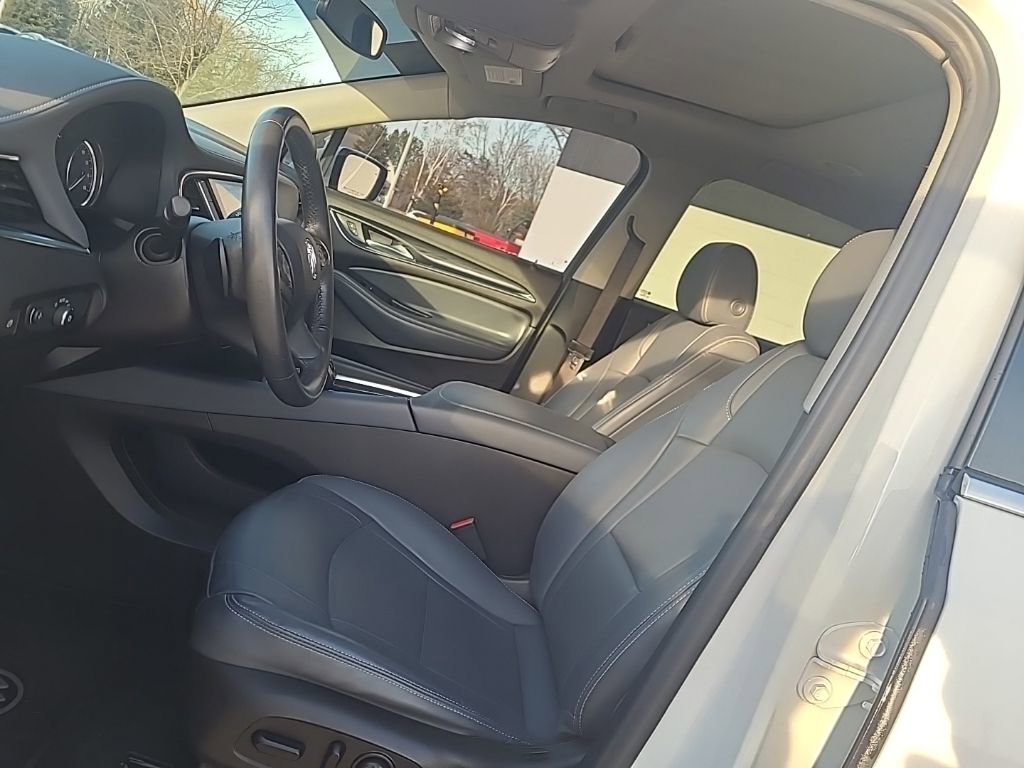 Used 2021 Buick Enclave Essence w/ Sound and Sites Package image 10