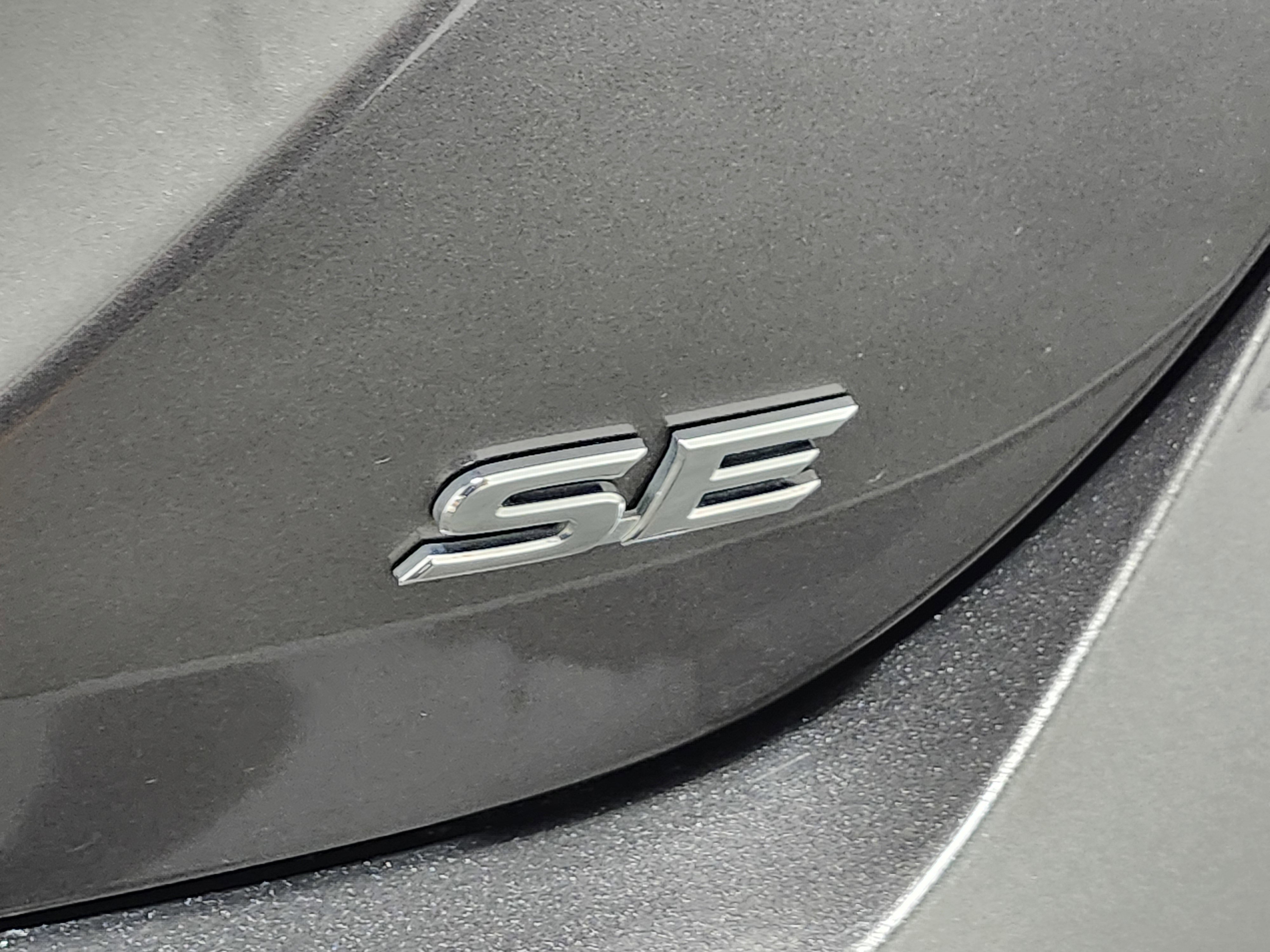 Used 2024 Toyota Camry SE w/ Convenience Package FWD image 15