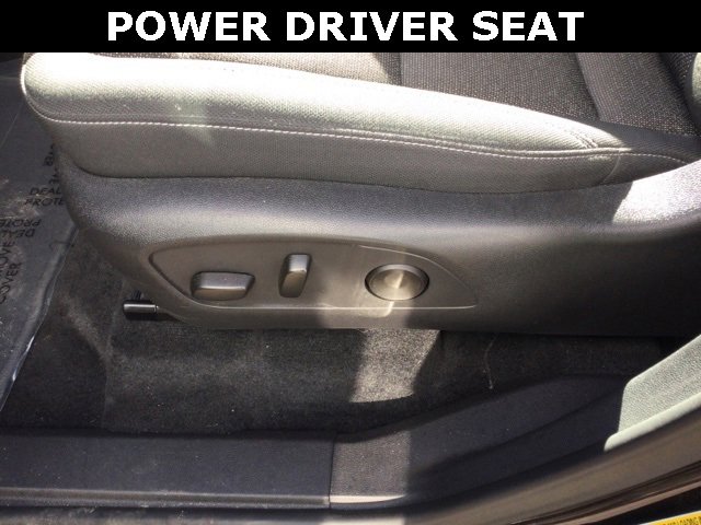 Used 2025 Chevrolet Traverse LT image 11