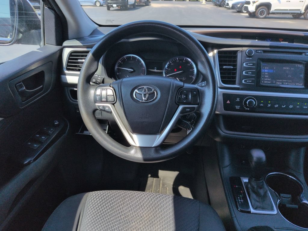 Used 2014 Toyota Highlander LE FWD image 14
