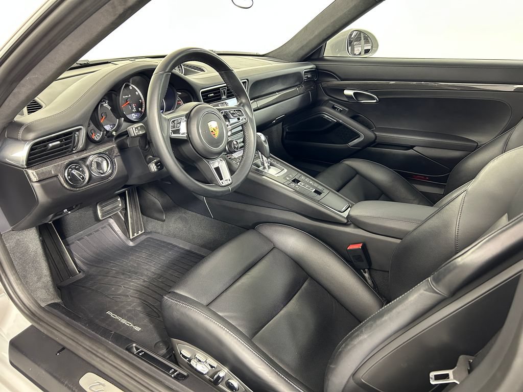 Certified 2019 Porsche 911 4 Coupe AWD/4WD image 4