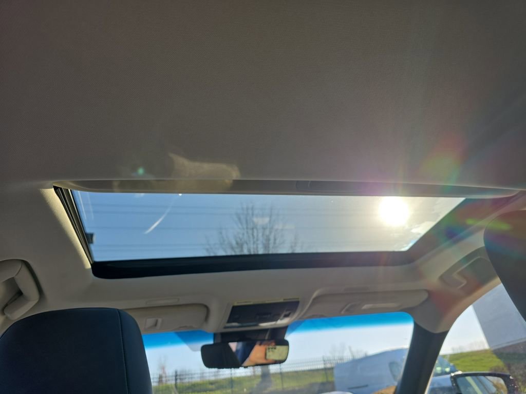 Used 2021 Lexus ES 300h w/ Accessory Package image 13