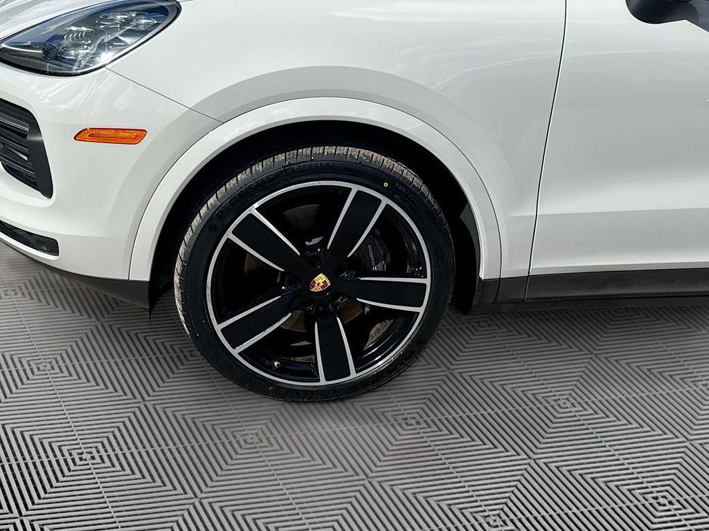 Used 2022 Porsche Cayenne image 36