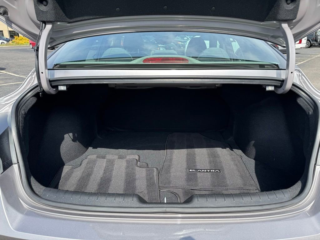Certified 2023 Hyundai Elantra SEL w/ Convenience Package FWD image 5
