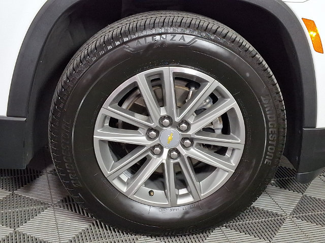 Used 2023 Chevrolet Traverse LT w/ LPO, Cargo Package AWD/4WD image 11