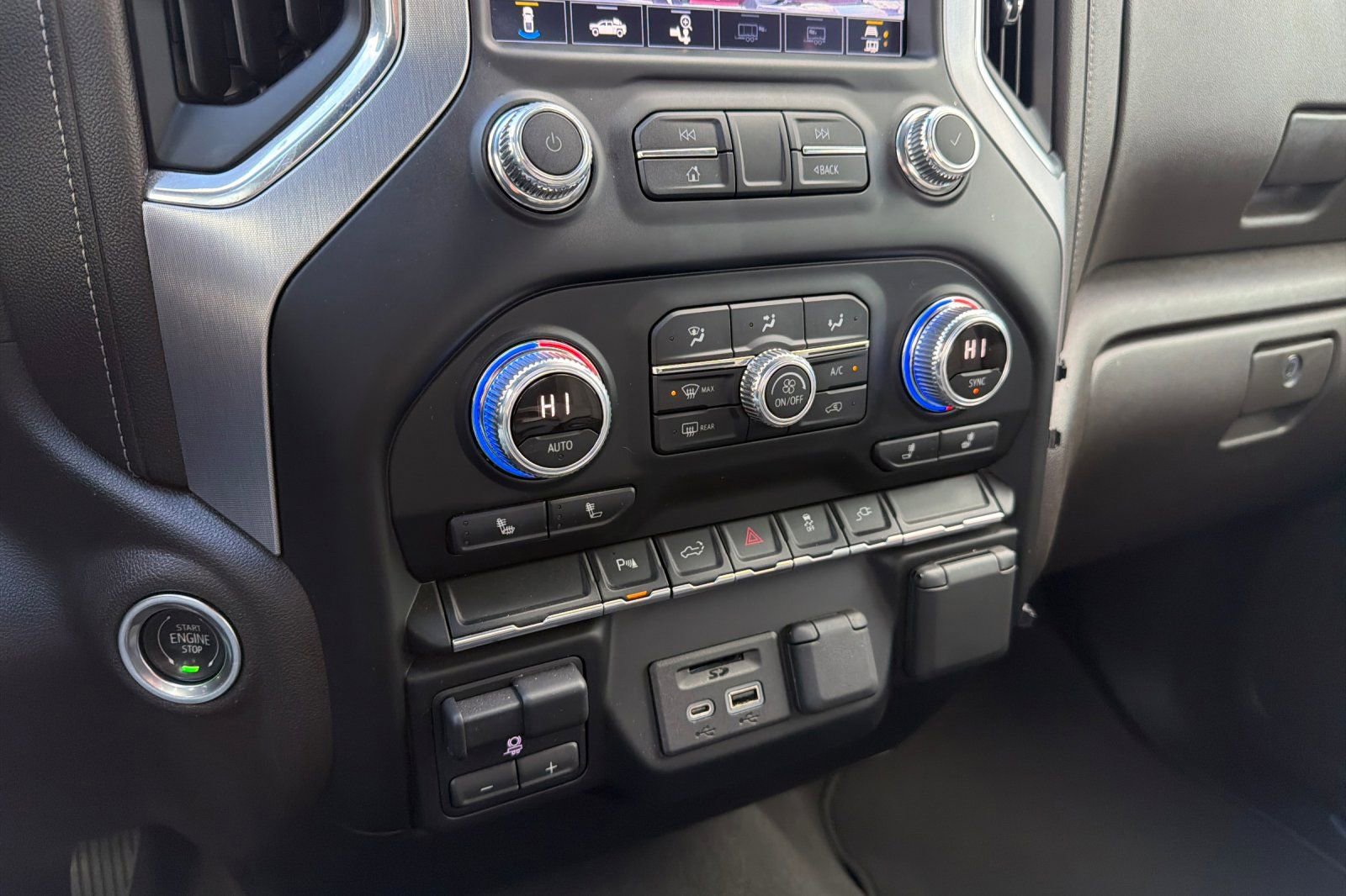 Used 2022 GMC Sierra 2500 SLT w/ Gooseneck/5TH Wheel Package image 27