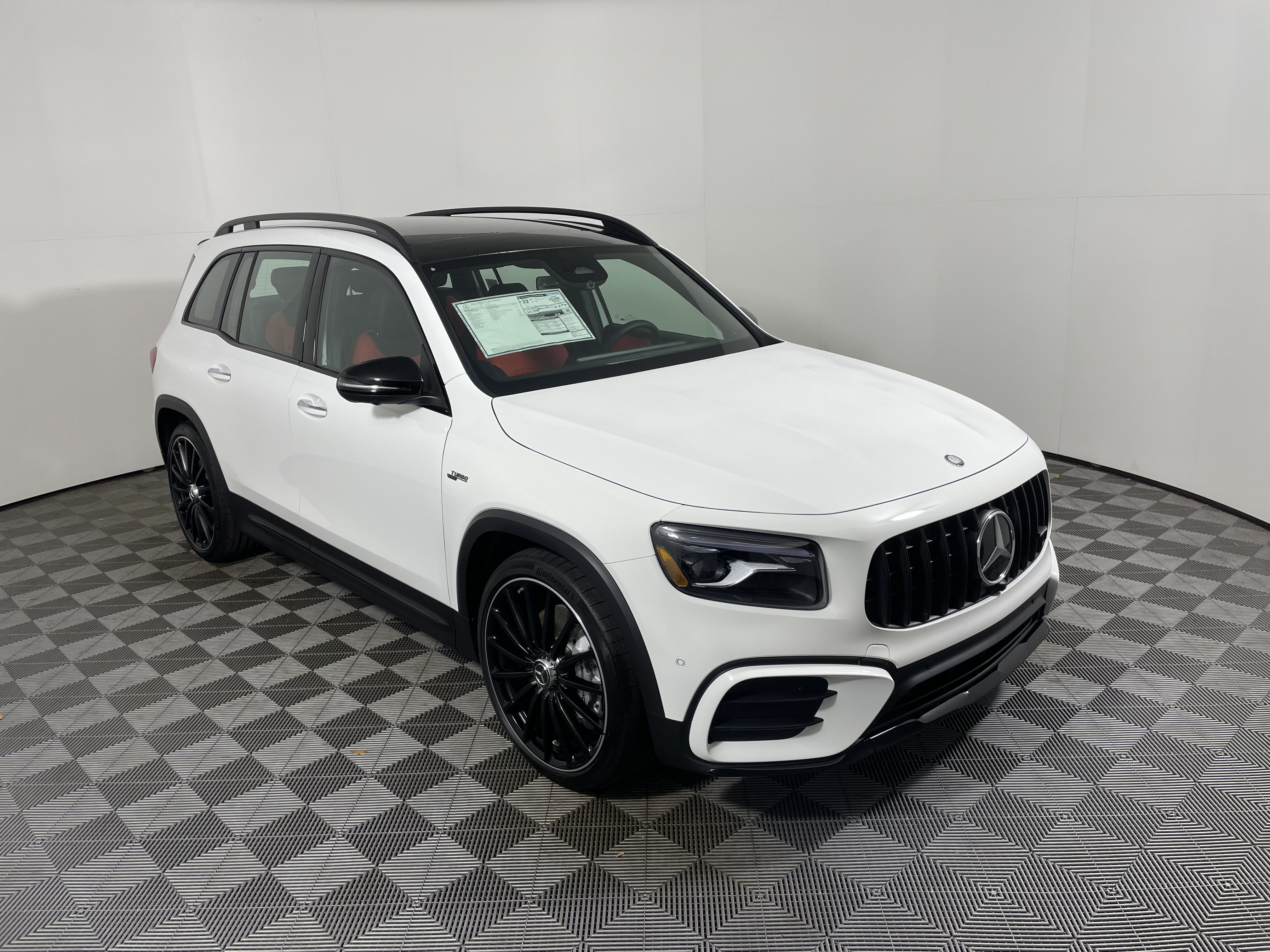 New 2026 Mercedes-Benz GLB 35 AMG 4MATIC image 7