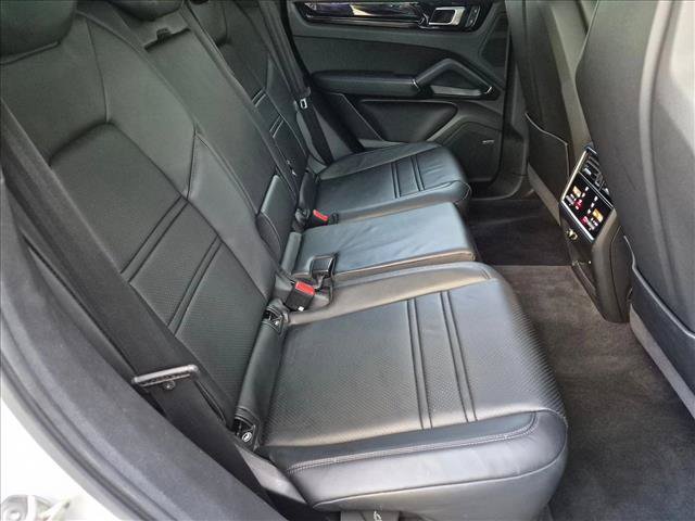 Used 2023 Porsche Cayenne Coupe AWD/4WD image 21