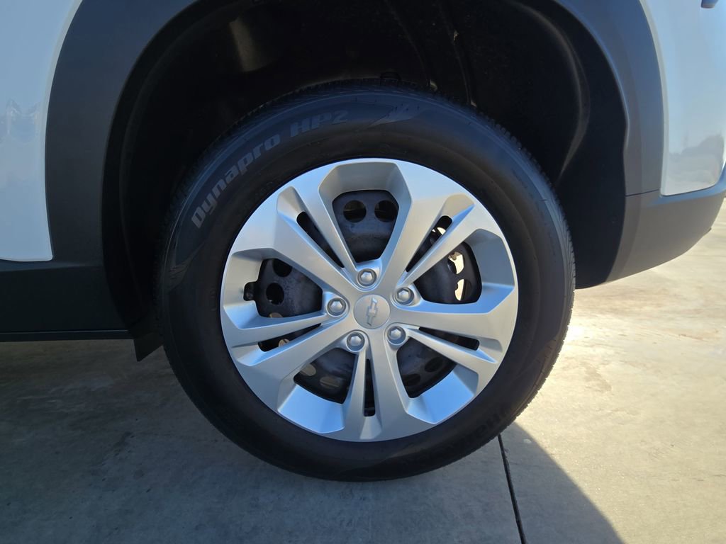 Used 2026 Chevrolet Trax LS w/ Driver Confidence Package image 32