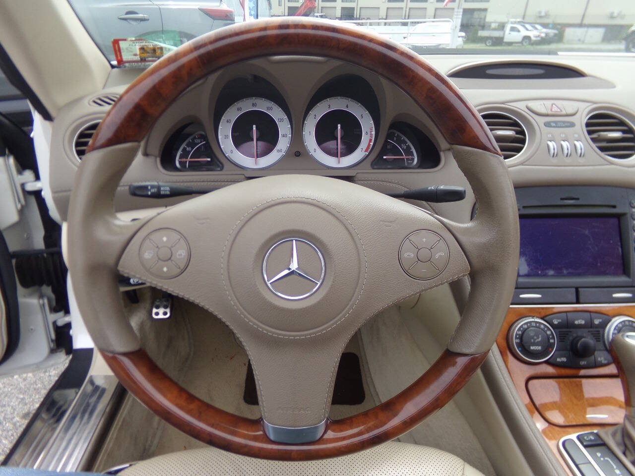 Used 2009 Mercedes-Benz SL 550 image 34