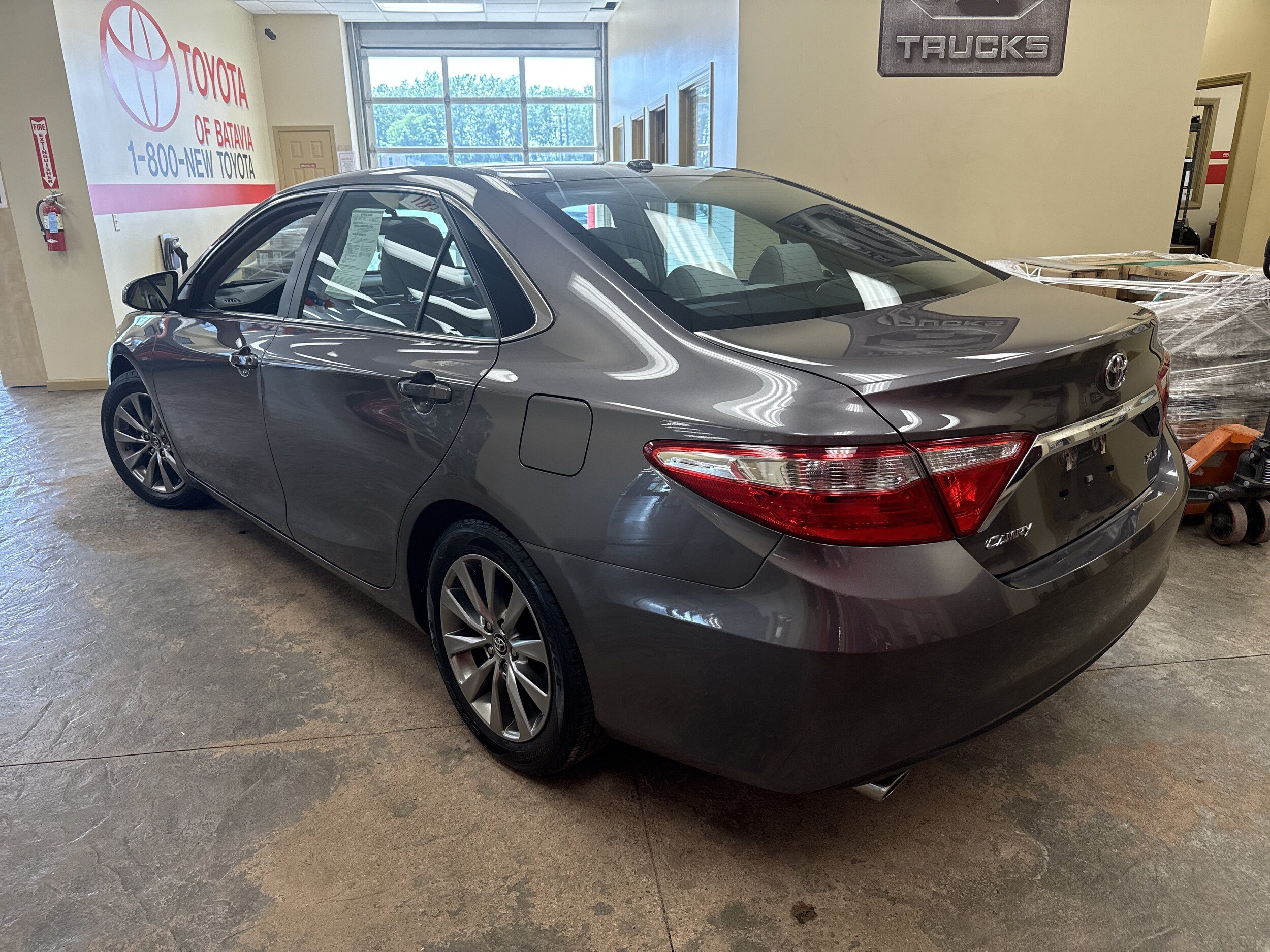 Used 2015 Toyota Camry XLE FWD image 10