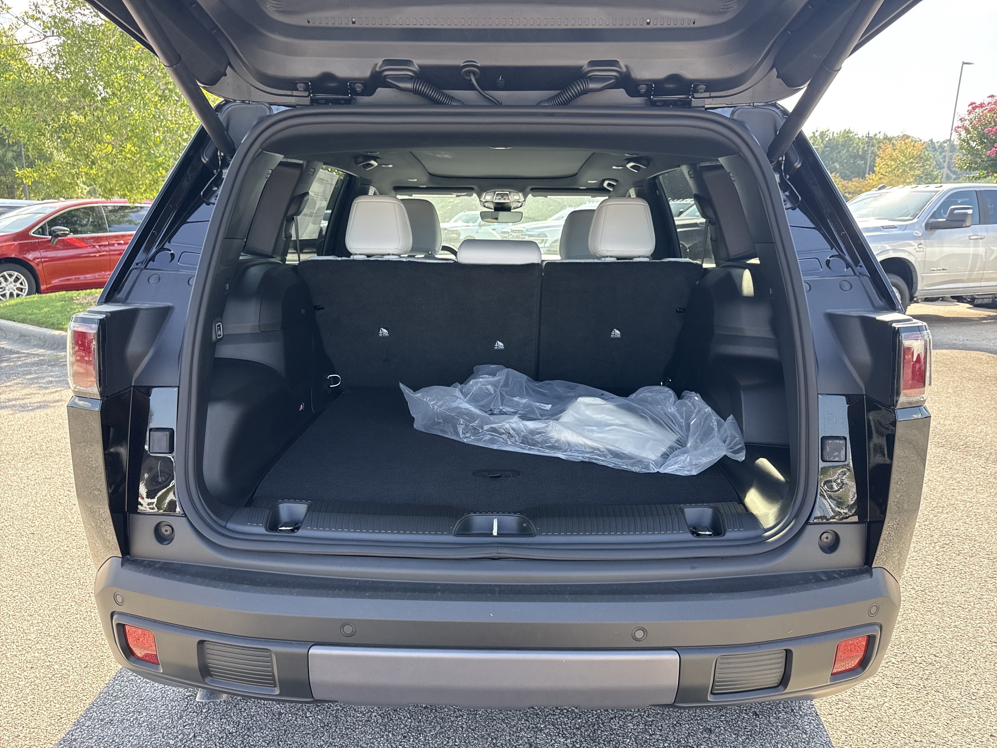 New 2026 Jeep Cherokee Limited AWD/4WD image 18