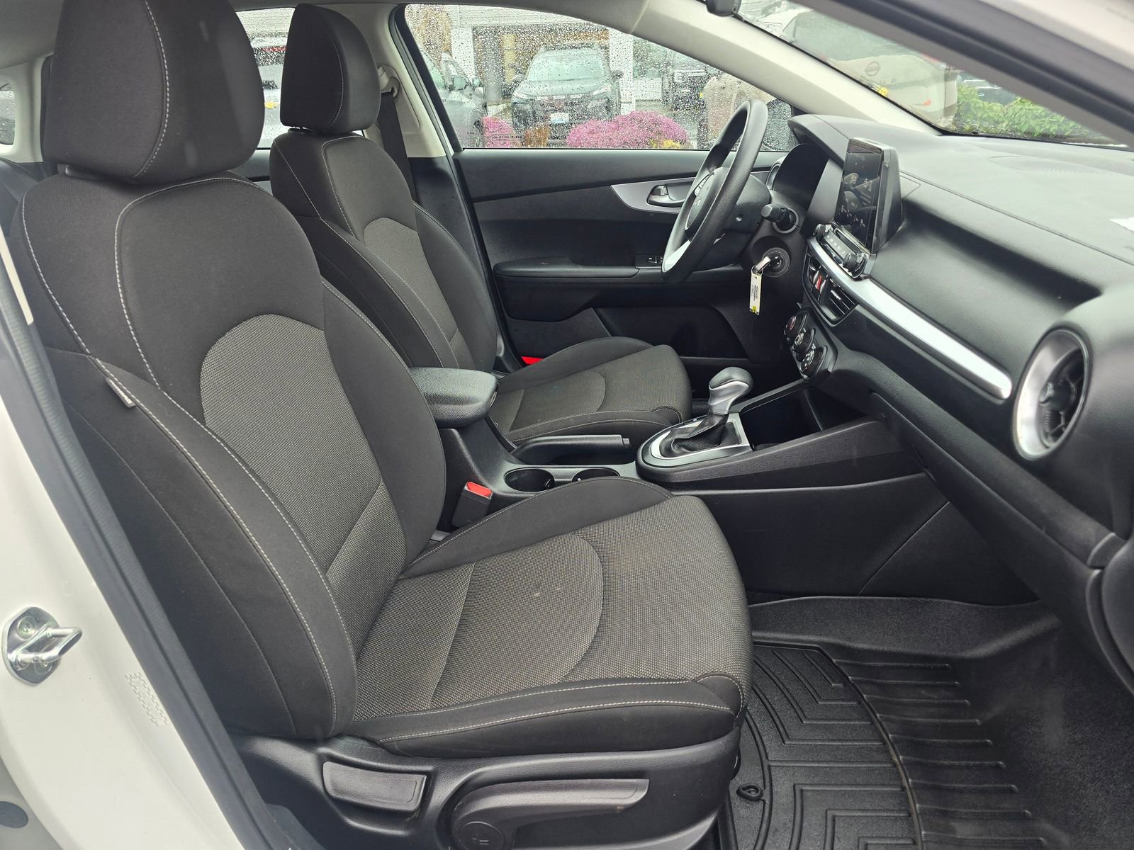 Used 2022 Kia Forte FE image 28