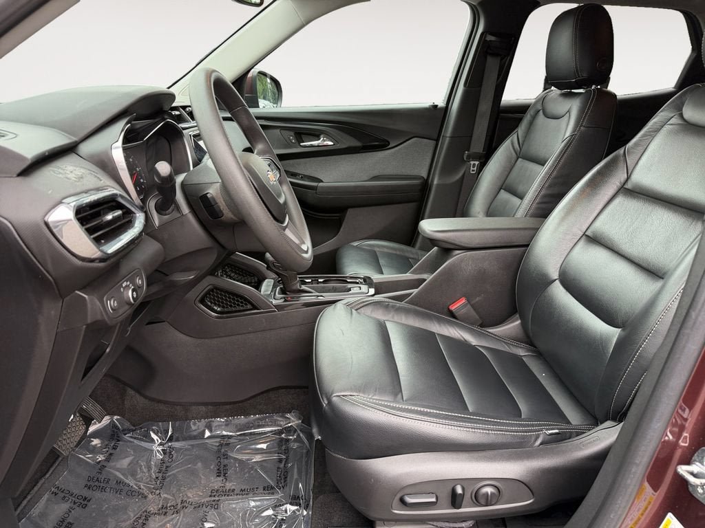 Used 2022 Chevrolet TrailBlazer LT w/ Convenience Package FWD image 6
