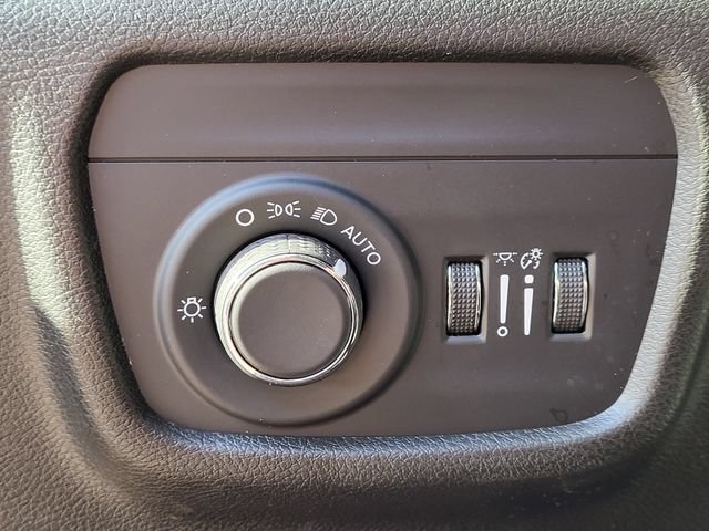 Certified 2024 Jeep Grand Cherokee Altitude AWD/4WD image 9