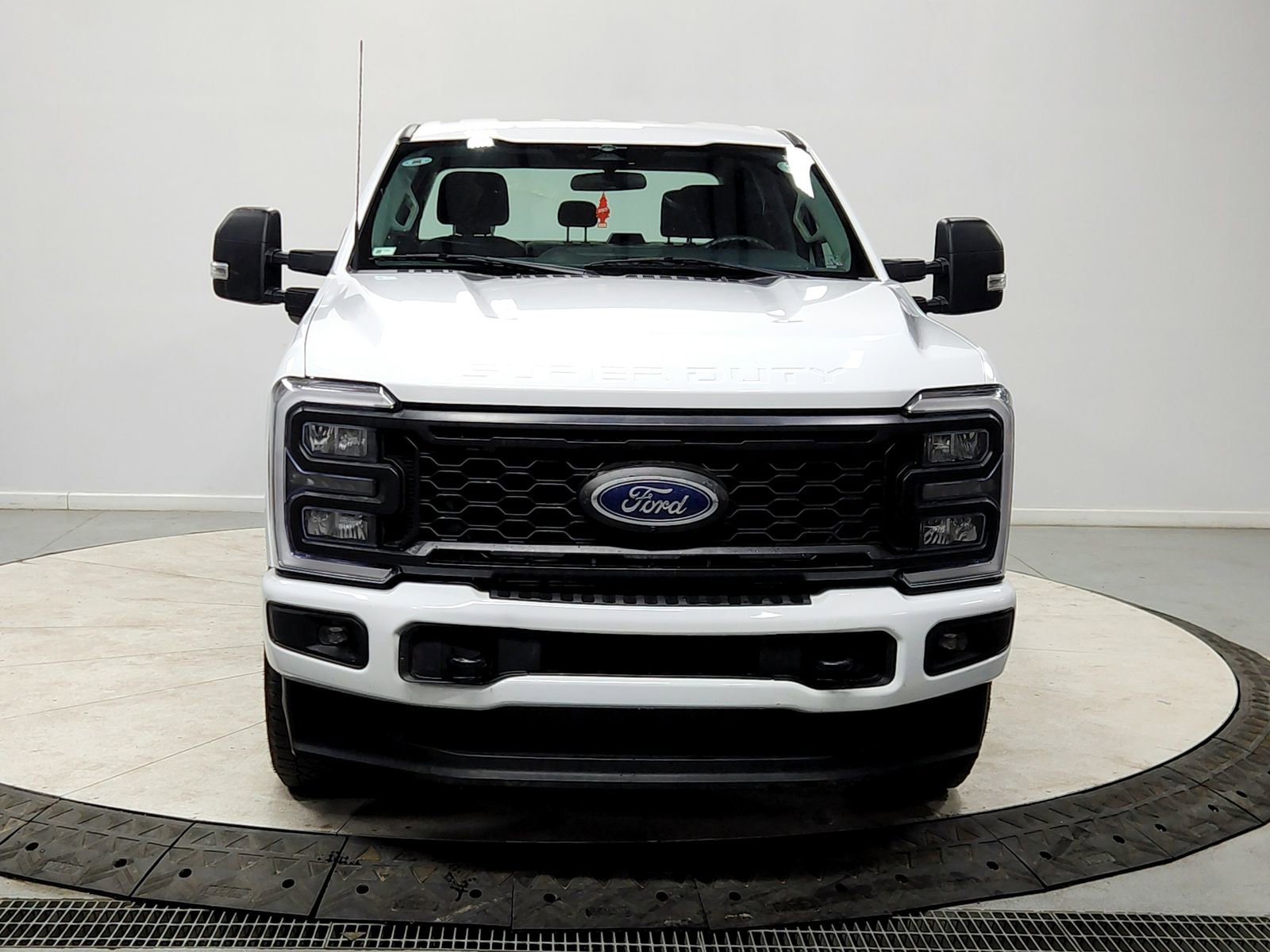 Used 2023 Ford F250 XL w/ STX Appearance Package image 2