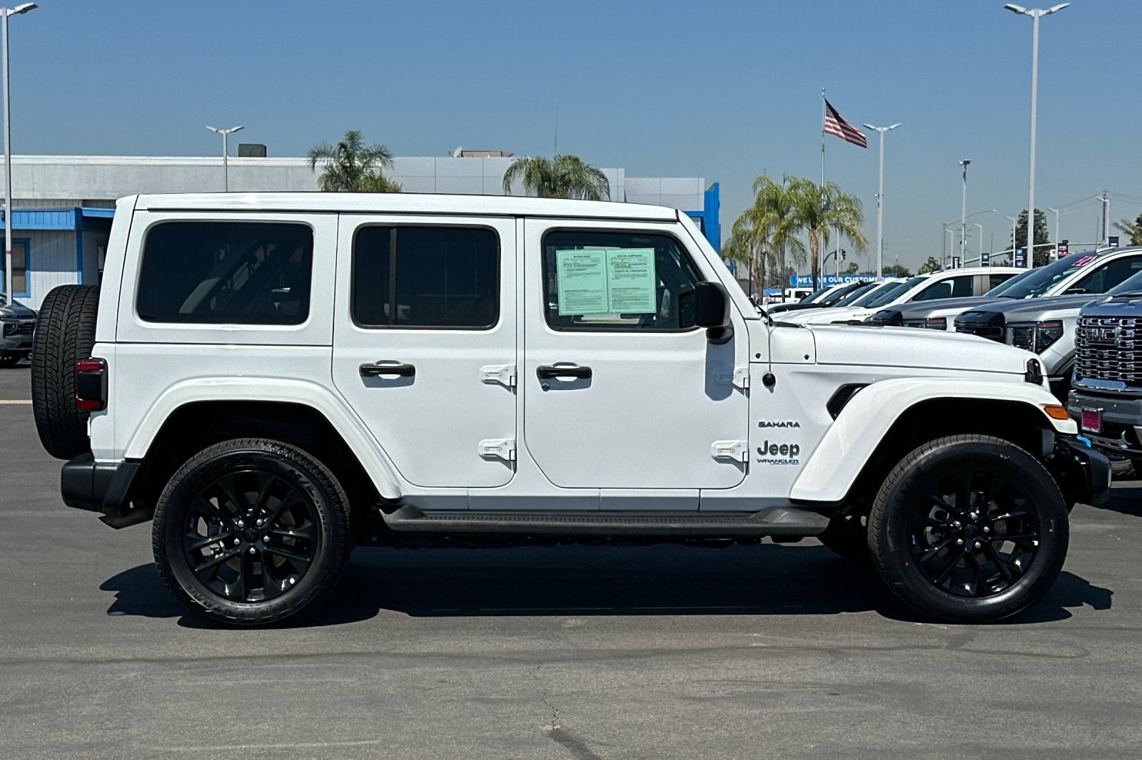 Used 2022 Jeep Wrangler Unlimited Sahara AWD/4WD image 3