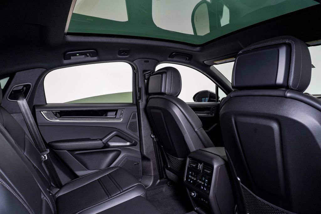 New 2026 Porsche Cayenne Coupe AWD/4WD image 16