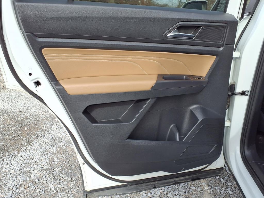 Used 2021 Volkswagen Atlas Cross Sport SEL image 26