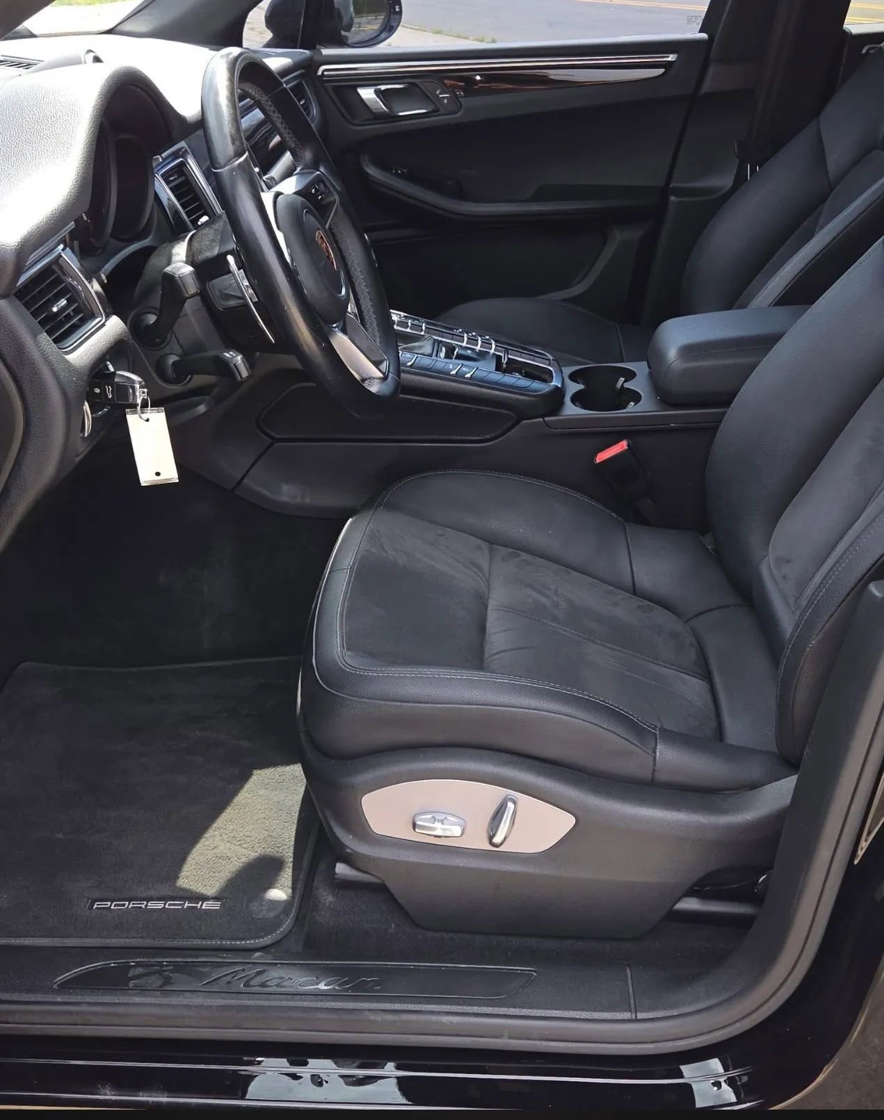 Used 2017 Porsche Macan image 35