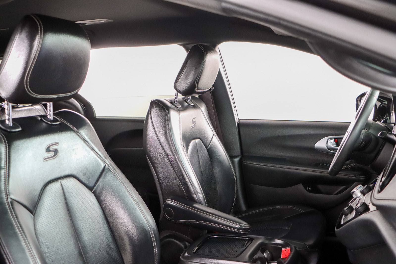 Used 2022 Chrysler Pacifica Touring-L w/ S Appearance Package image 27