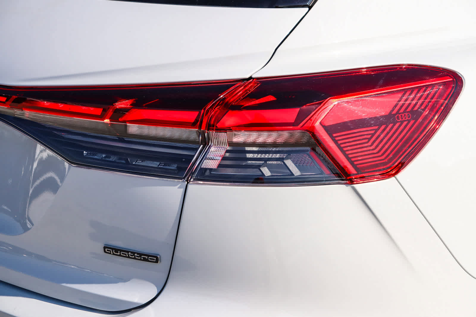 Used 2023 Audi Q4 e-tron Prestige image 10