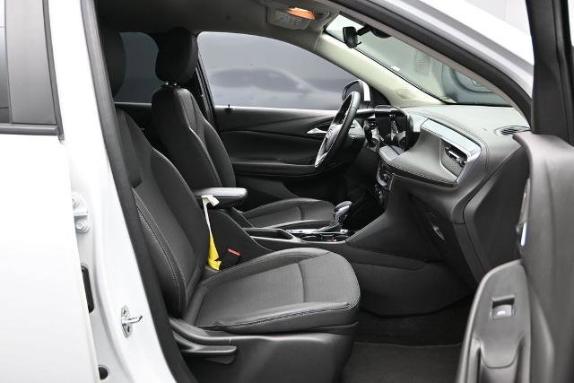 Used 2025 Buick Encore GX Preferred AWD/4WD image 14