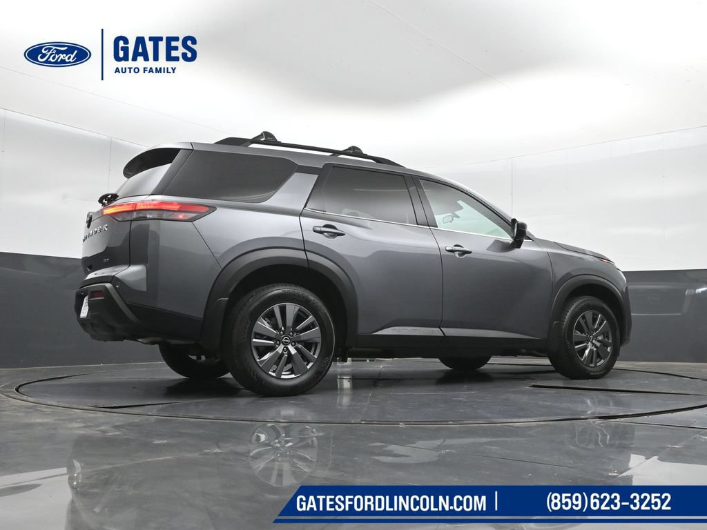 Used 2025 Nissan Pathfinder SV AWD/4WD image 39