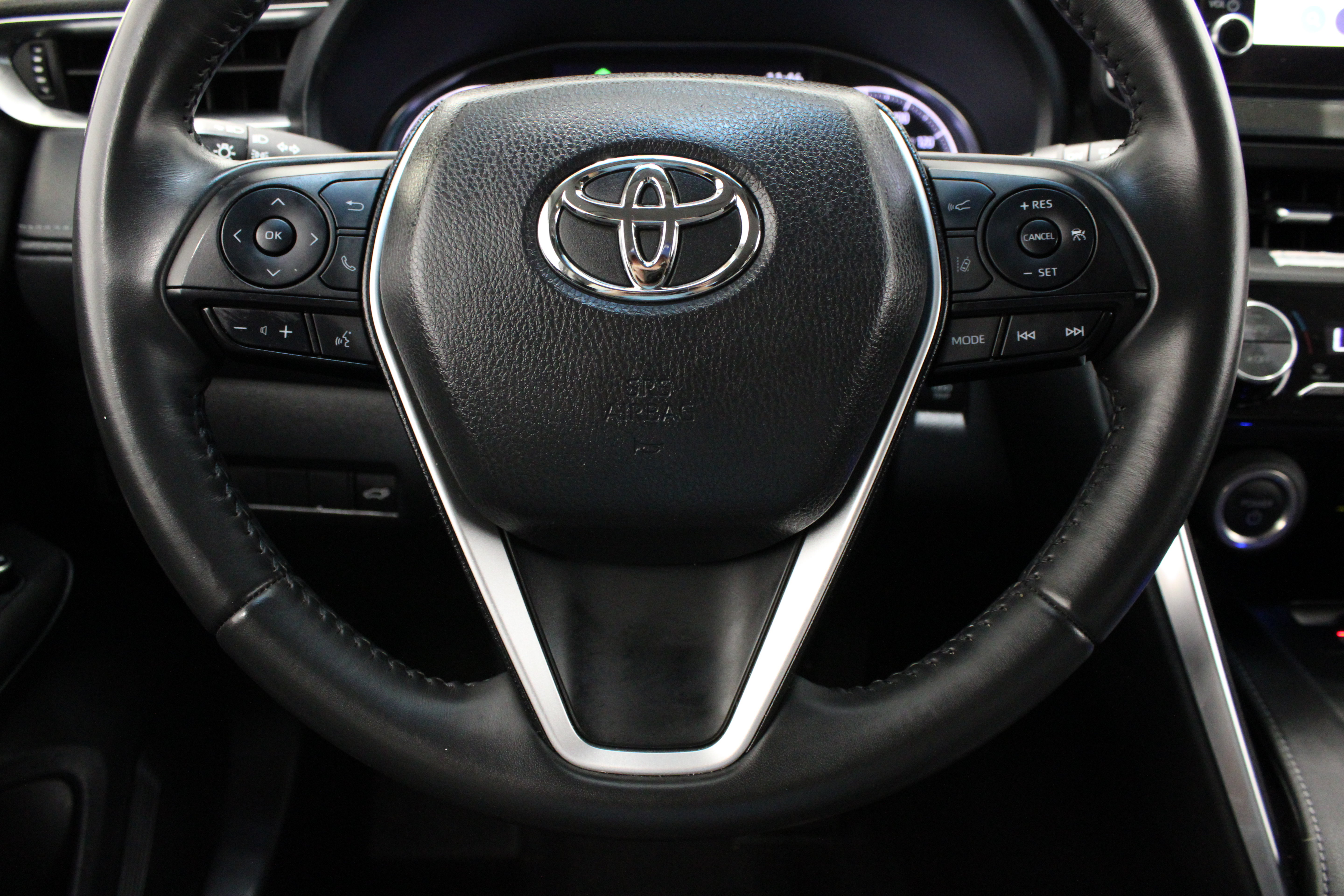 Certified 2023 Toyota Venza LE AWD/4WD image 24