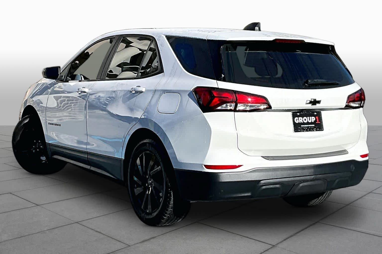 Used 2023 Chevrolet Equinox LS w/ Midnight Edition FWD image 12