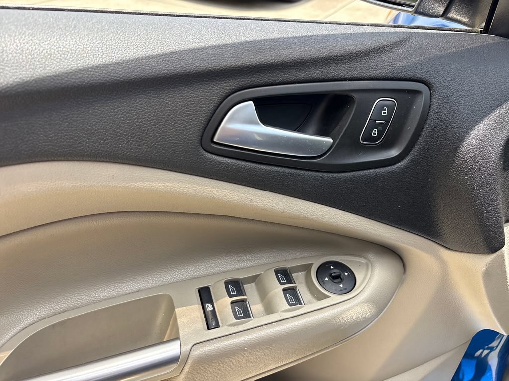 Used 2019 Ford Escape SEL FWD image 16