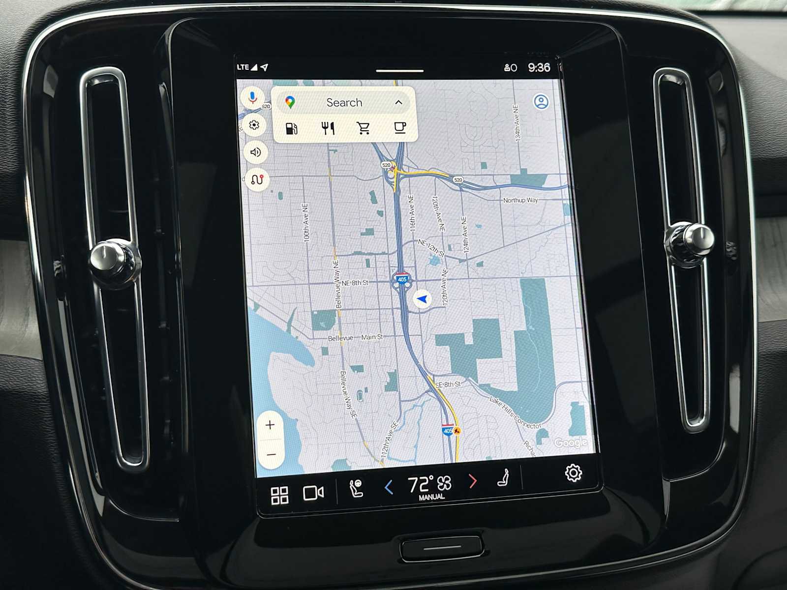 Used 2025 Volvo XC40 B5 Plus w/ Protection Package Premier image 27