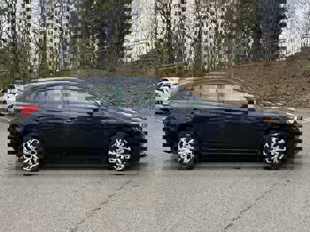 Used 2019 Subaru Impreza 2.0i w/ Eyesight image 3