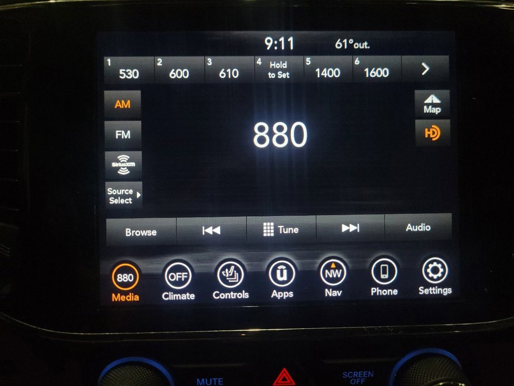 Used 2020 Jeep Grand Cherokee Limited AWD/4WD image 25