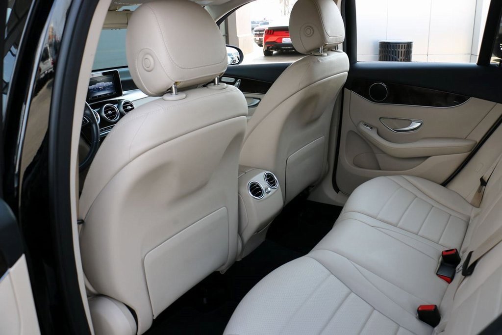 Used 2019 Mercedes-Benz GLC 300 4MATIC image 23