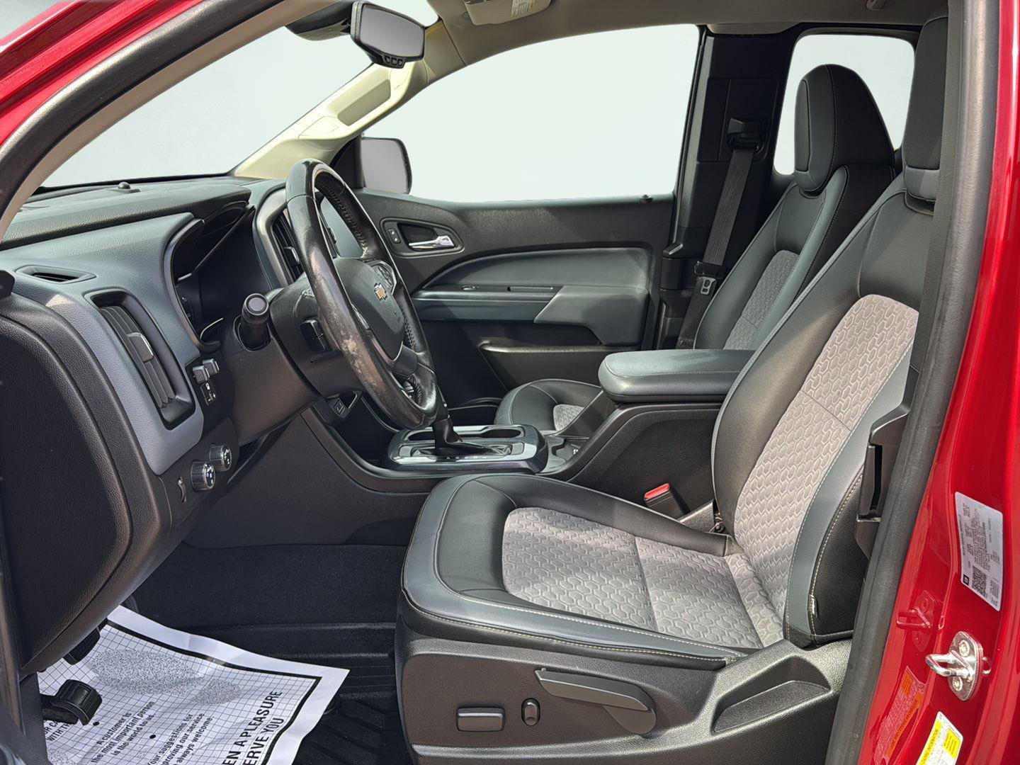 Used 2021 Chevrolet Colorado Z71 w/ Safety Package image 9