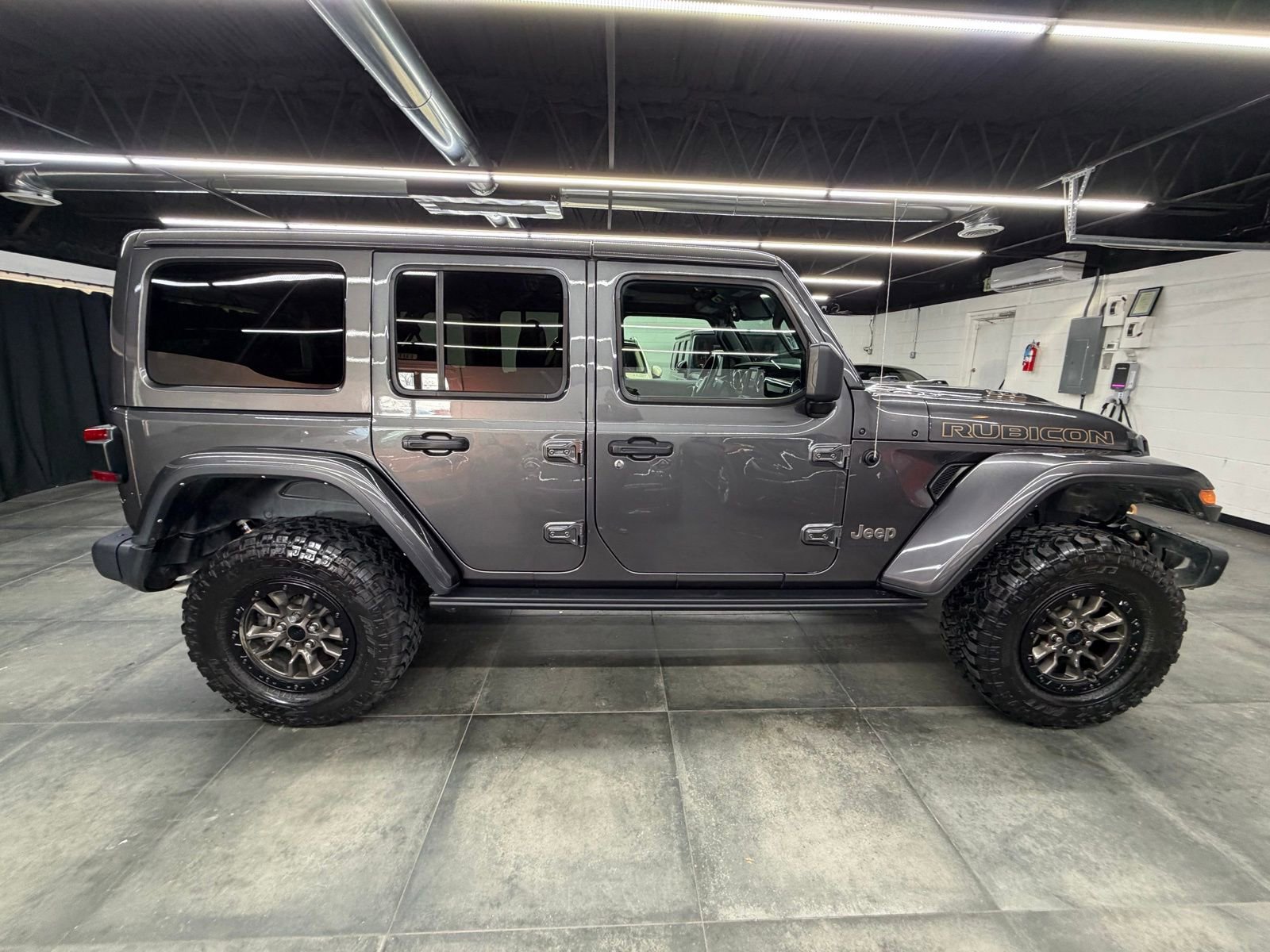 Used 2021 Jeep Wrangler Unlimited Rubicon w/ Dual Top Group image 8
