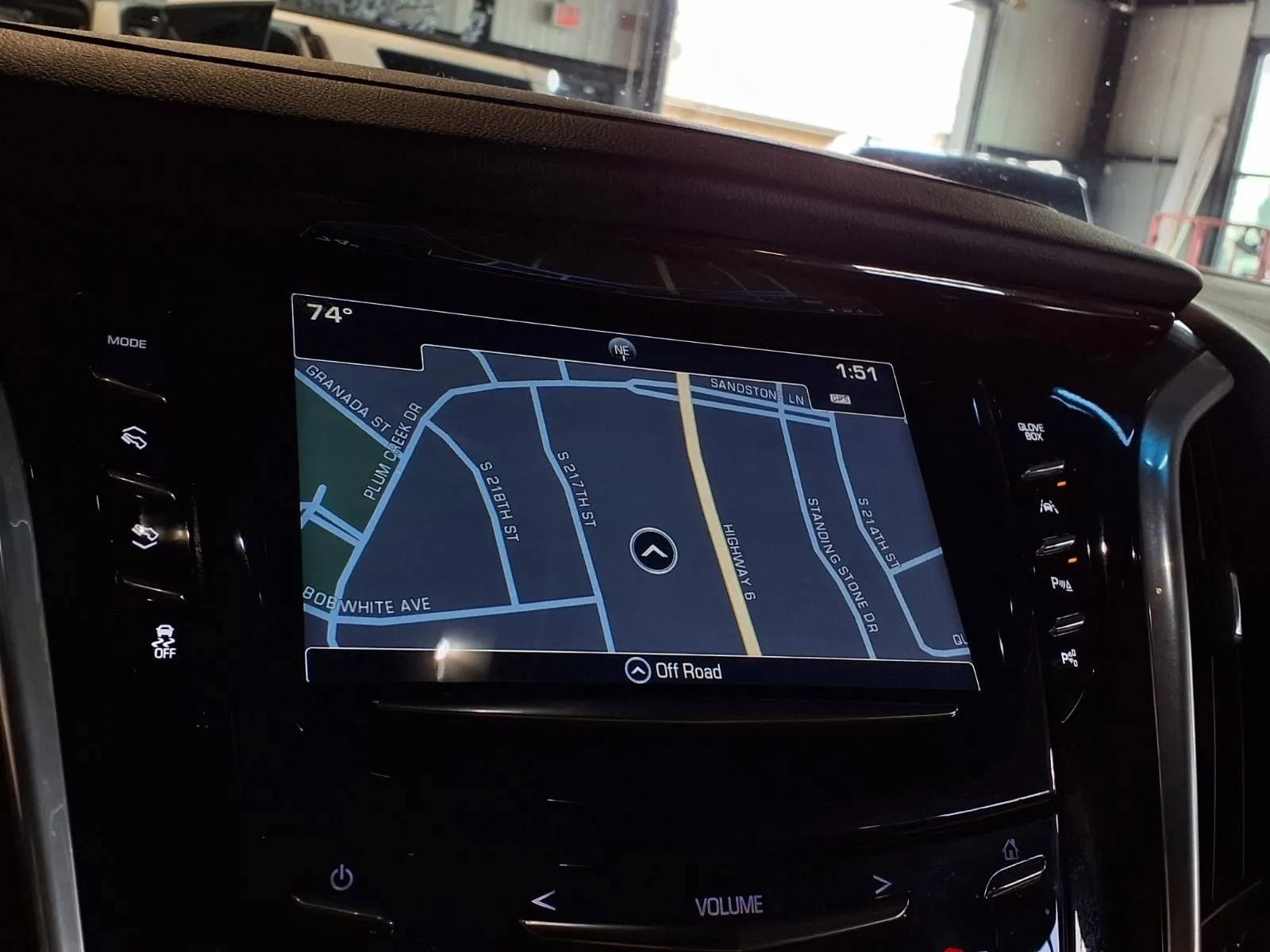 Used 2018 Cadillac Escalade Premium Luxury image 25